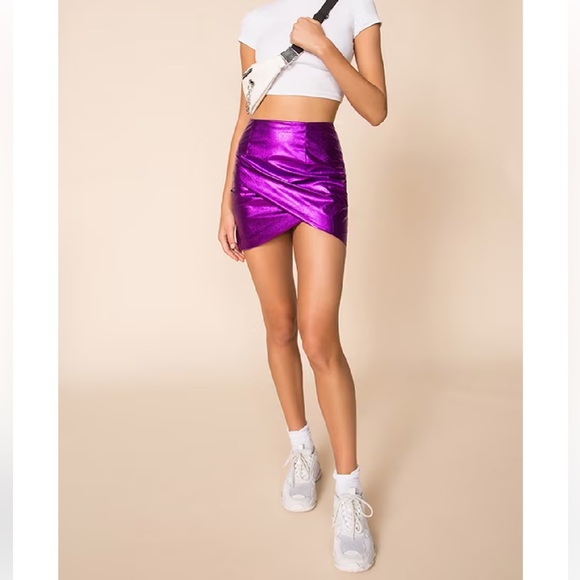superdown. Revolve. Size X Large. Metallic Purple Skirt. 💜 - Picture 3 of 12